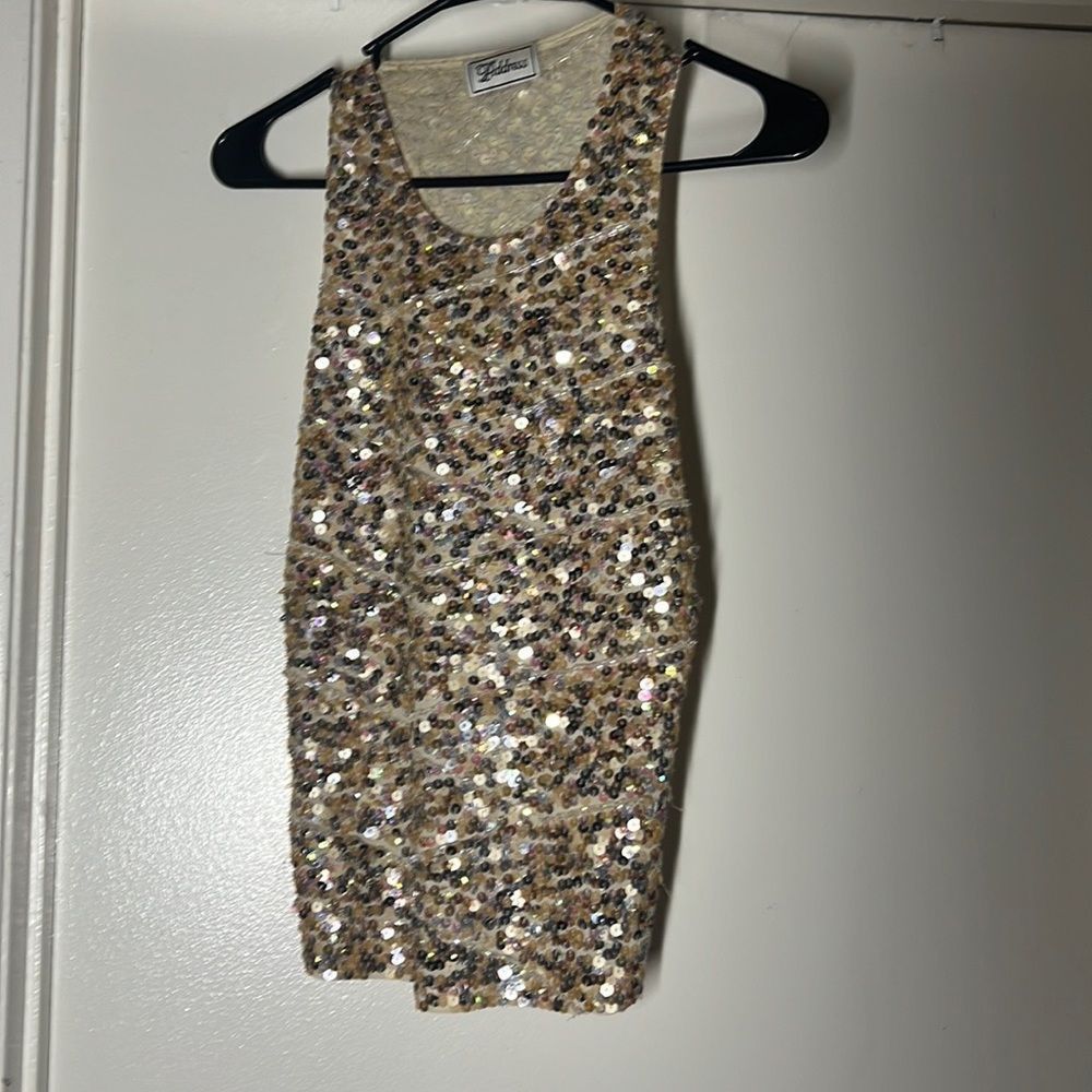 Nice top for the holidays